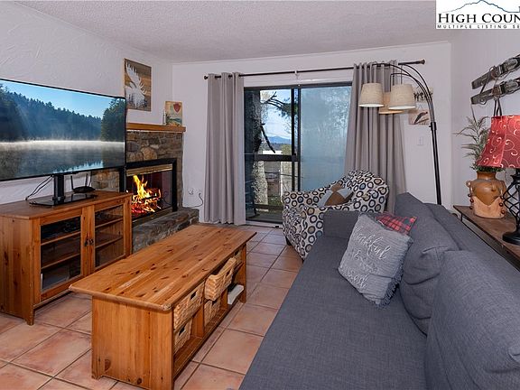 3rd image of 103 Mid Holiday Lane Lane #115 D