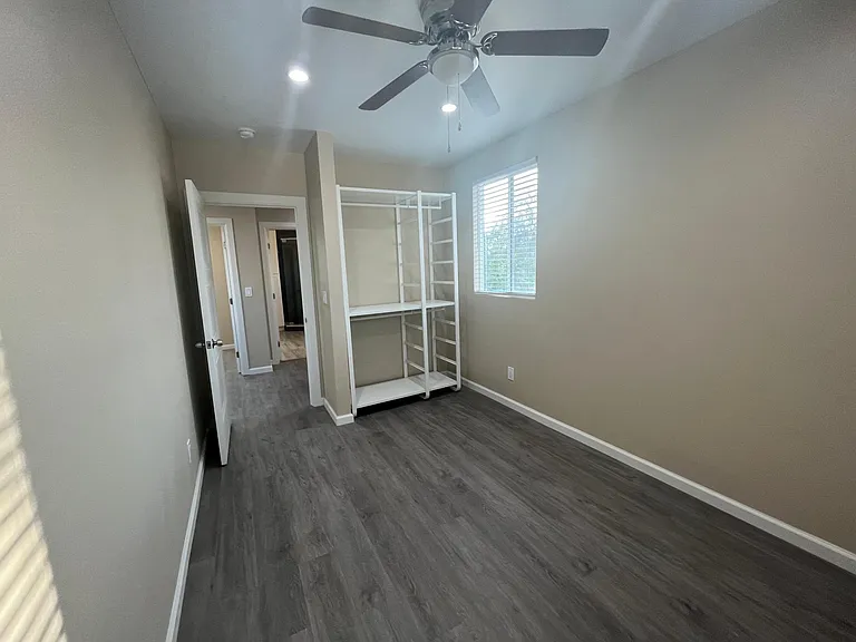 13816 Cohasset St — Photo 15