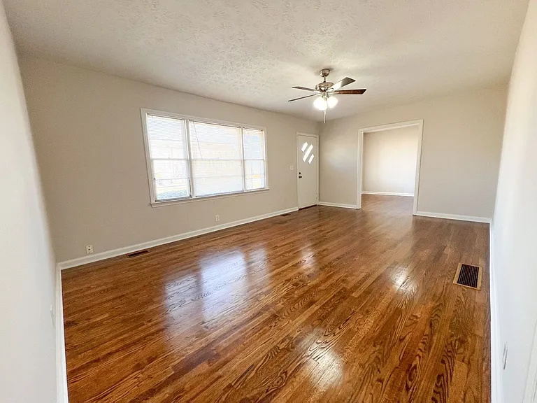 1259 Old Peachtree Rd — Photo 3