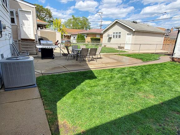 4th image of 3639 N New England Ave #1