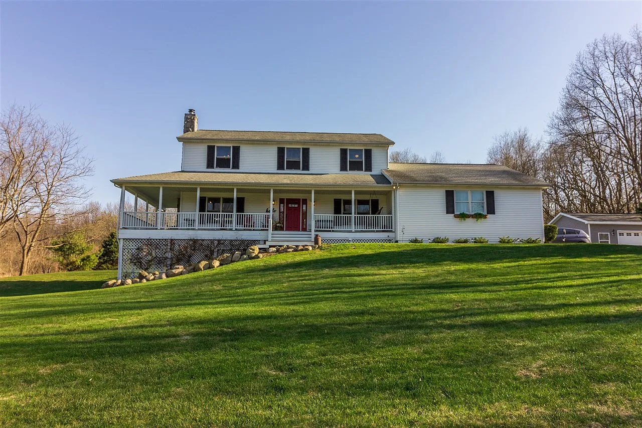 440 Newton Rd photo 1