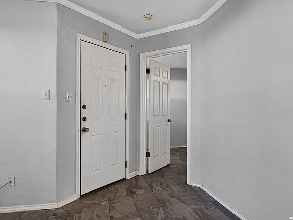 4th image of 4803 Hamilton Wolfe Rd. #303
