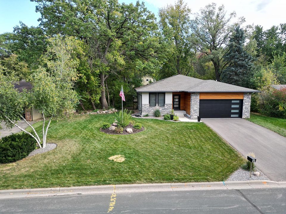 1st image of 411 Oakland Ln