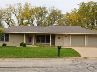 406 E Valley St, Dodgeville, WI 53533