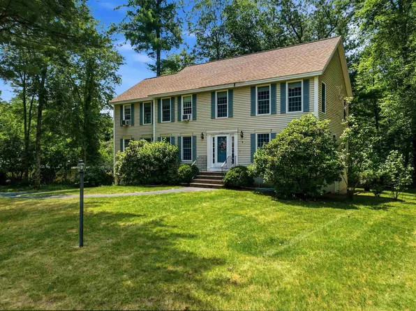 8 Wesley Lane, Salem, NH 03079