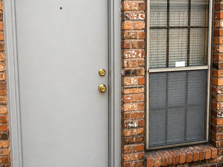 1296 Speight Ave — Photo 2