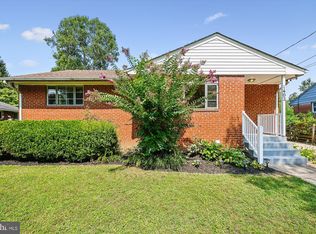 1402 Thornden Rd, Rockville, MD 20851