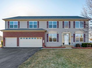 422 Red Cedar Rd, Lake Villa, IL 60046