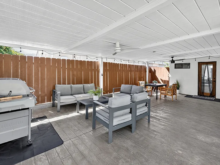 727 W 11th Ave — Photo 21