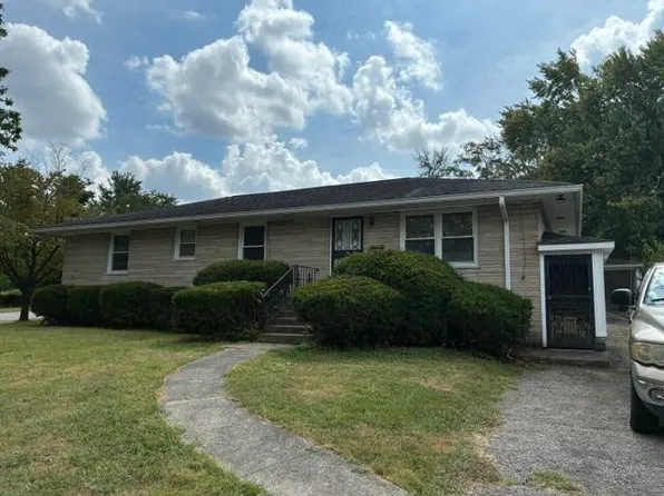132 Greenbriar Rd, Lexington, KY 40503