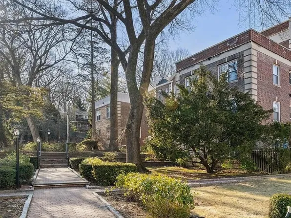 824 Palmer Road #2E, Bronxville, NY 10708