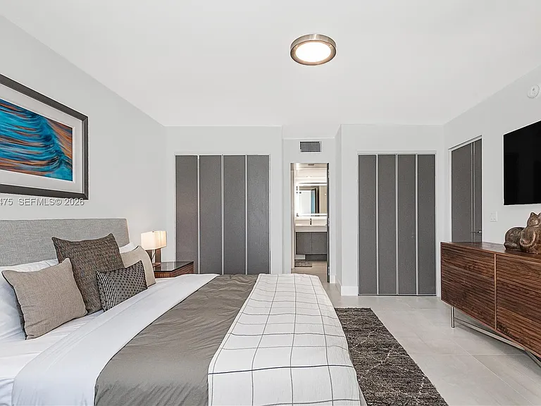 2301 Collins Ave #1440 — Photo 17