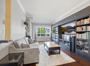 2664 Kingsway Ave #203, Pt Coquitlam, BC V3C1T8