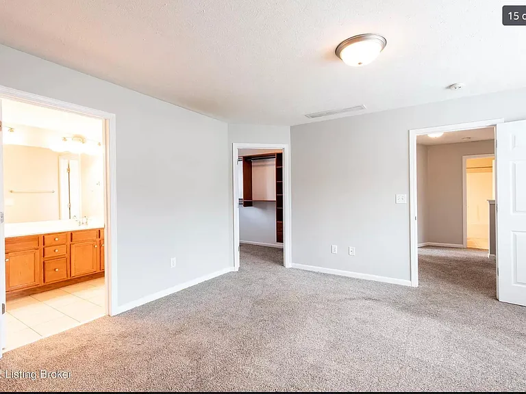 402 Clare Ln #402 — Photo 15