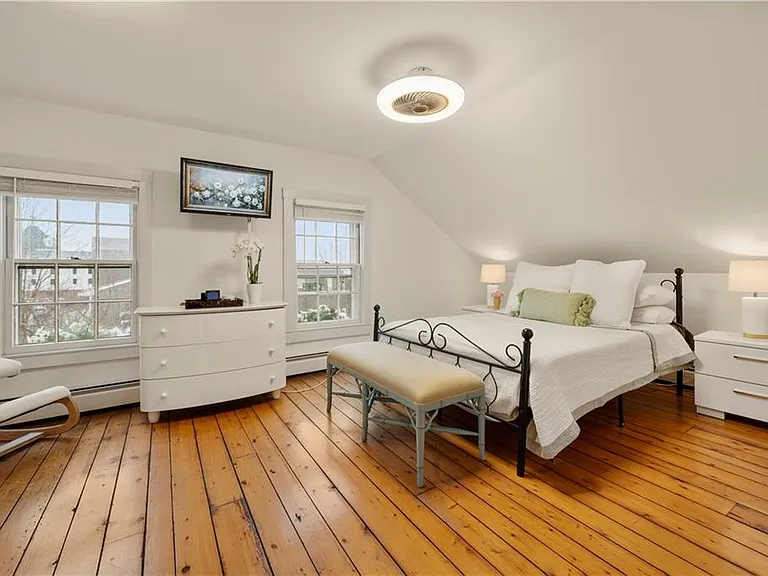 35 Marsh St — Photo 17