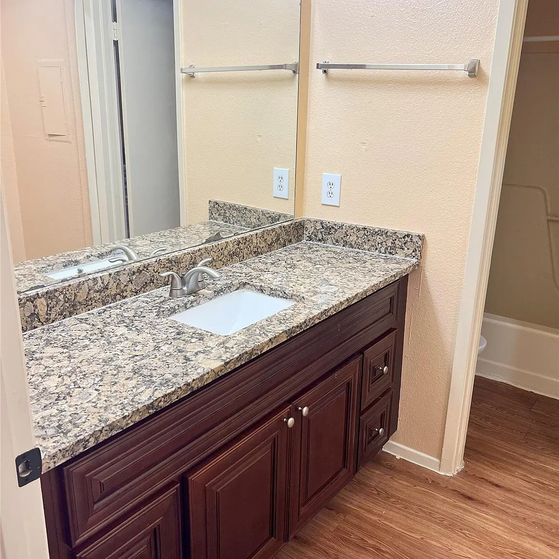 2 bed, 1.0 bath, 1045 sqft, $1,125 — Photo 2