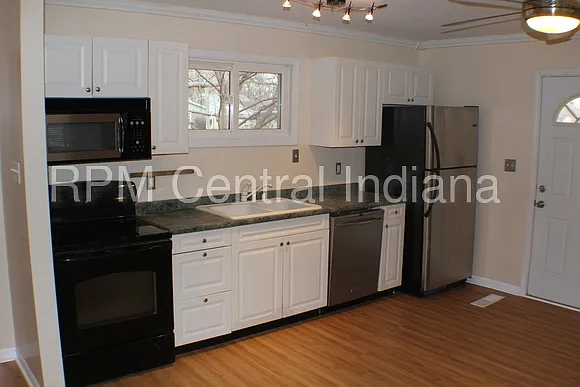 5704 Ralston Ave photo 1
