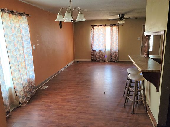 2nd image of 503 E 14th St