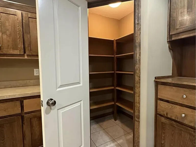 505 NW Highcliffe Dr — Photo 15
