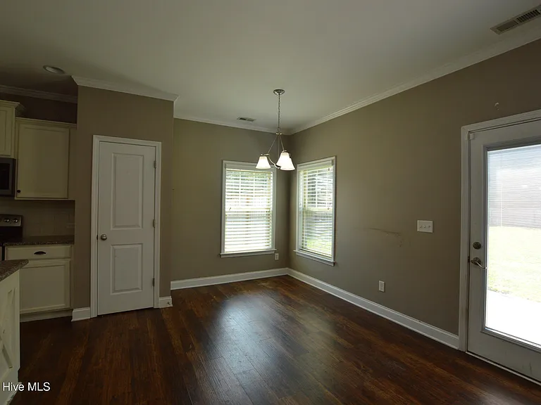 304 Vilas Way S — Photo 8