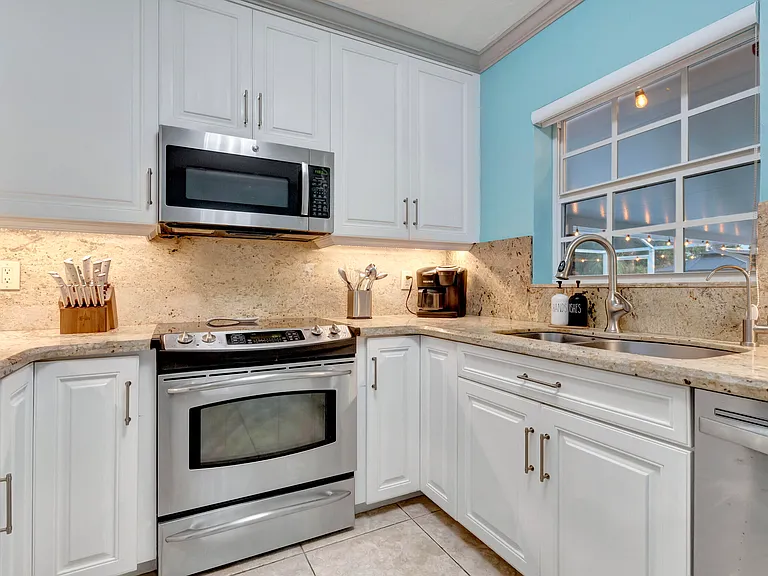 310 Gulfstream Dr — Photo 13