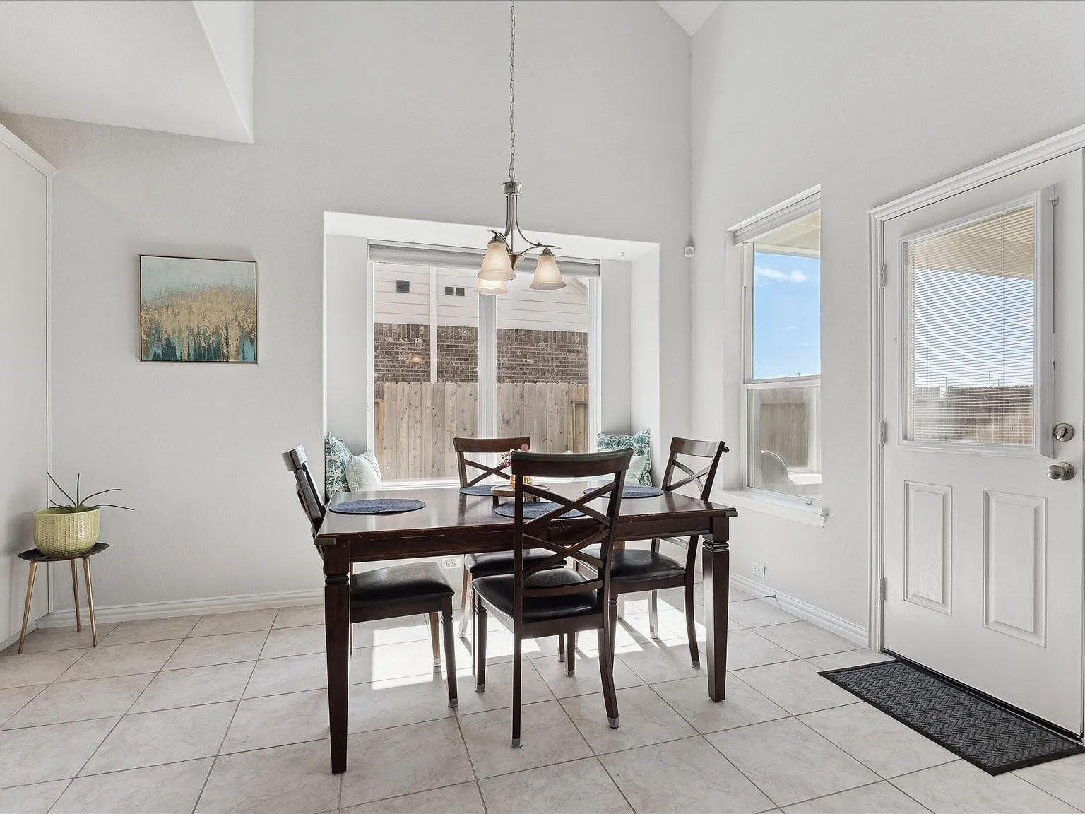 3 bed, 2.5 bath, 2670 sqft, $3,000 — Photo 4