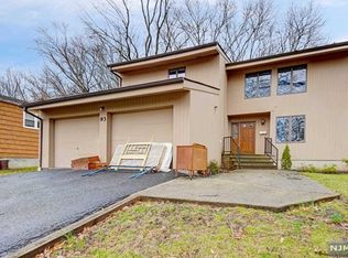 93 Cedar St, Cresskill, NJ 07626