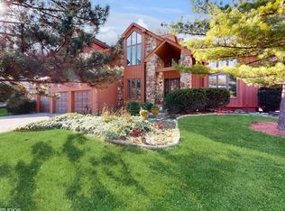 1110 Ridgewood Dr, West Chicago, IL 60185