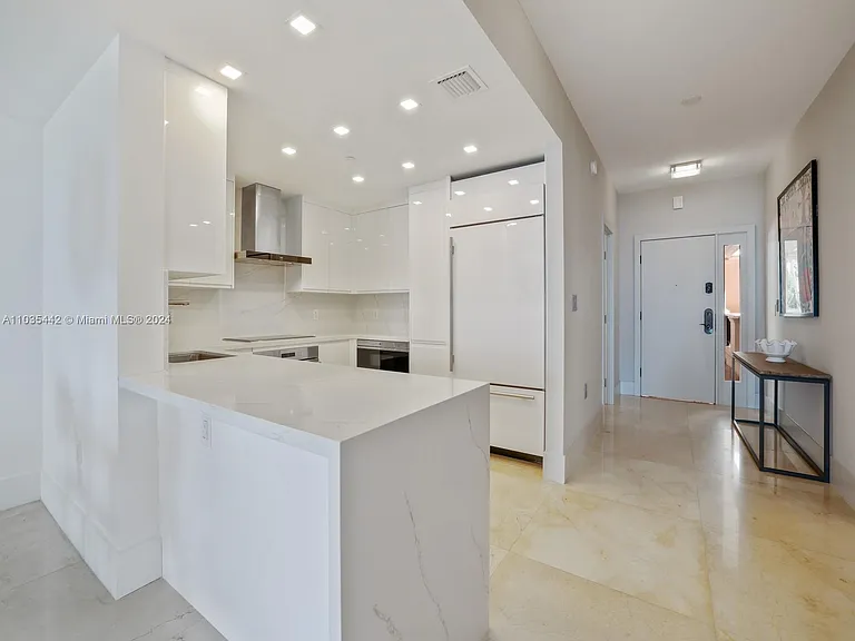 19223 Fisher Island Dr #19223 — Photo 17