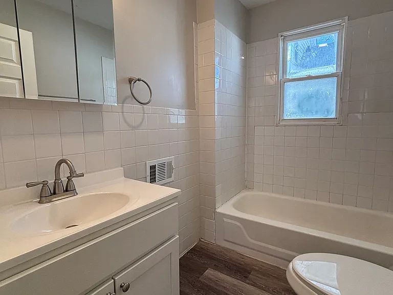 1033 North Ave — Photo 5