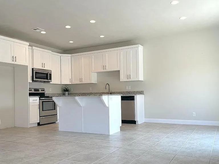 3971 Bella Vista Dr — Photo 3