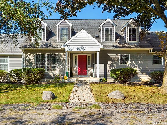 3rd image of 3360 S Hadley Rd