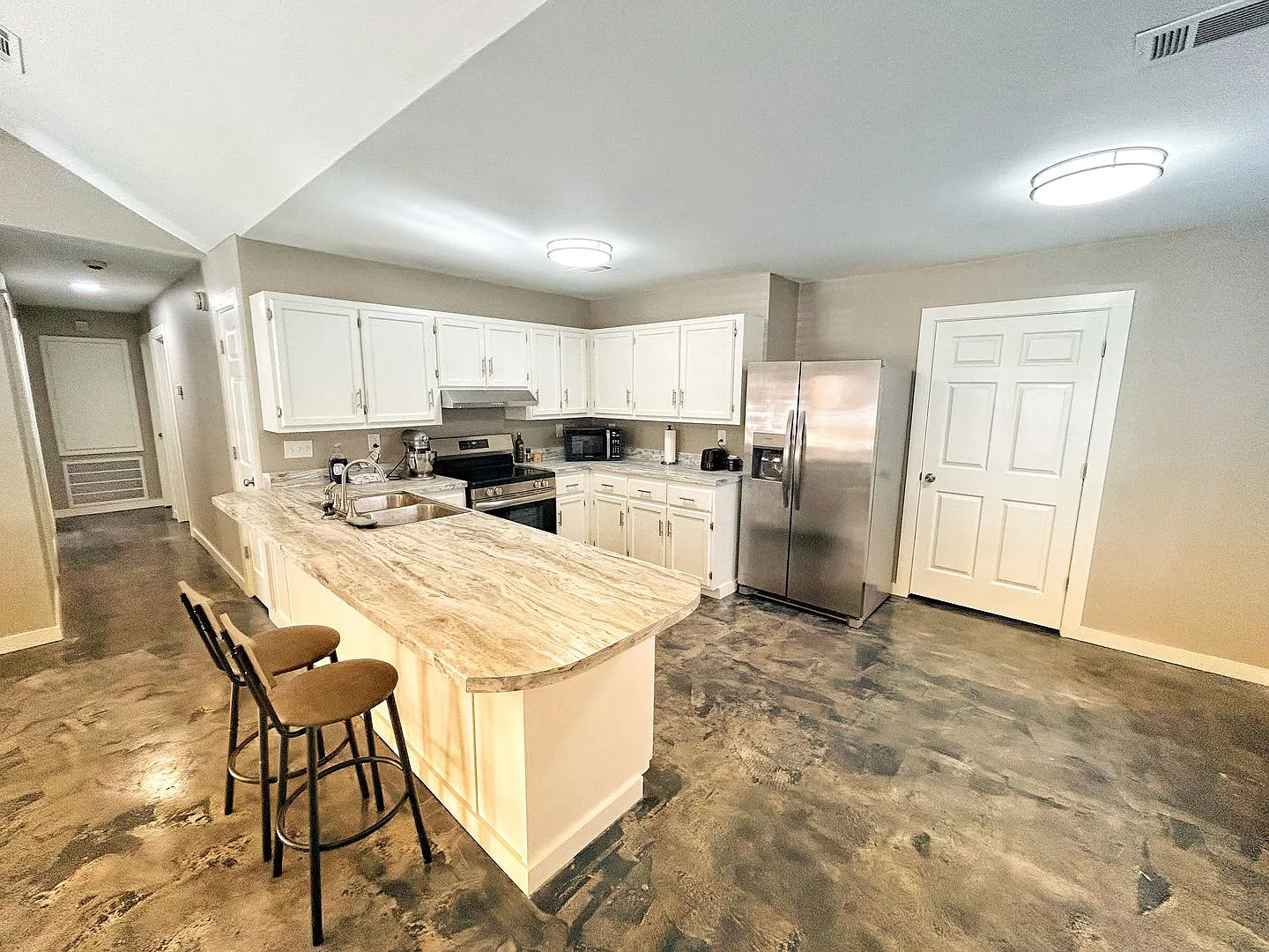 205 Cotton Creek Cove Available August 15, 2026 — Photo 4