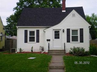 2460 32nd St, Moline, IL 61265