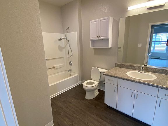 3rd image of 1500 Laurel St #307