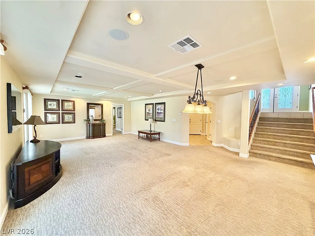 5 bed, 4.5 bath, 4522 sqft, $4,195 — Photo 4