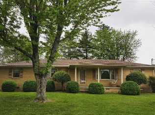 834 Luttrell Ave, Smithville, TN 37166