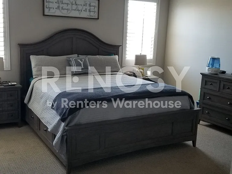 1803 E Grove St — Photo 19