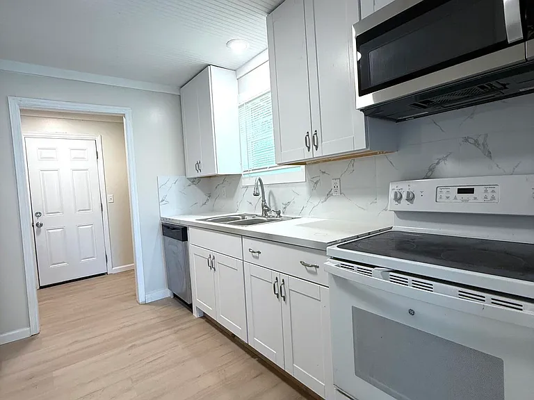 401 New Sterling Rd — Photo 6