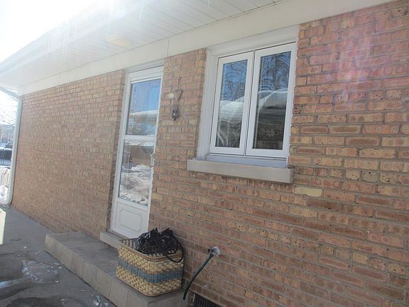 3rd image of 8372 W Sunnyside Ave