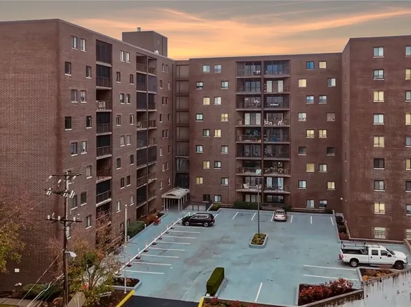 5600 Munhall Rd APT 403, Pittsburgh, PA 15217