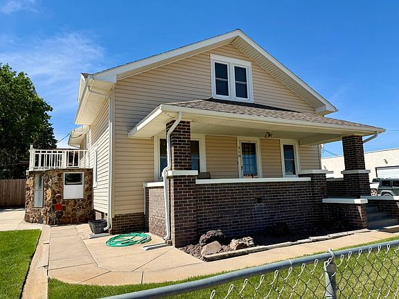 5th image of 310 E 4th St