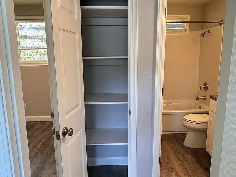 2392 NE Carolyn Ct — Photo 14