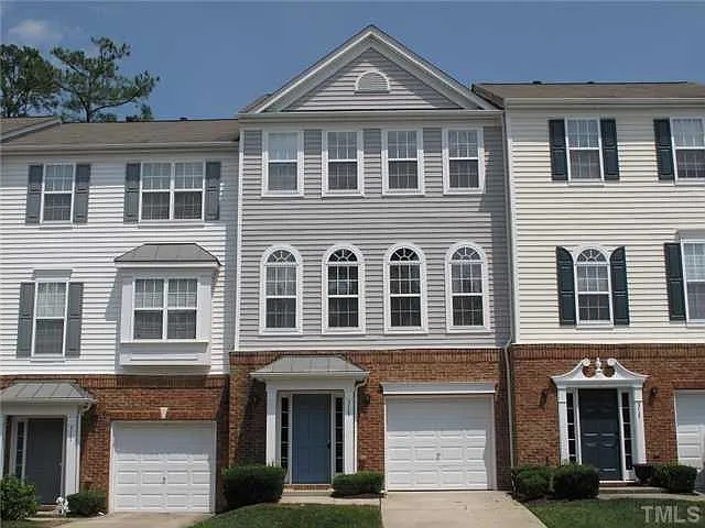 313 Coral Creek Ln — Photo 3