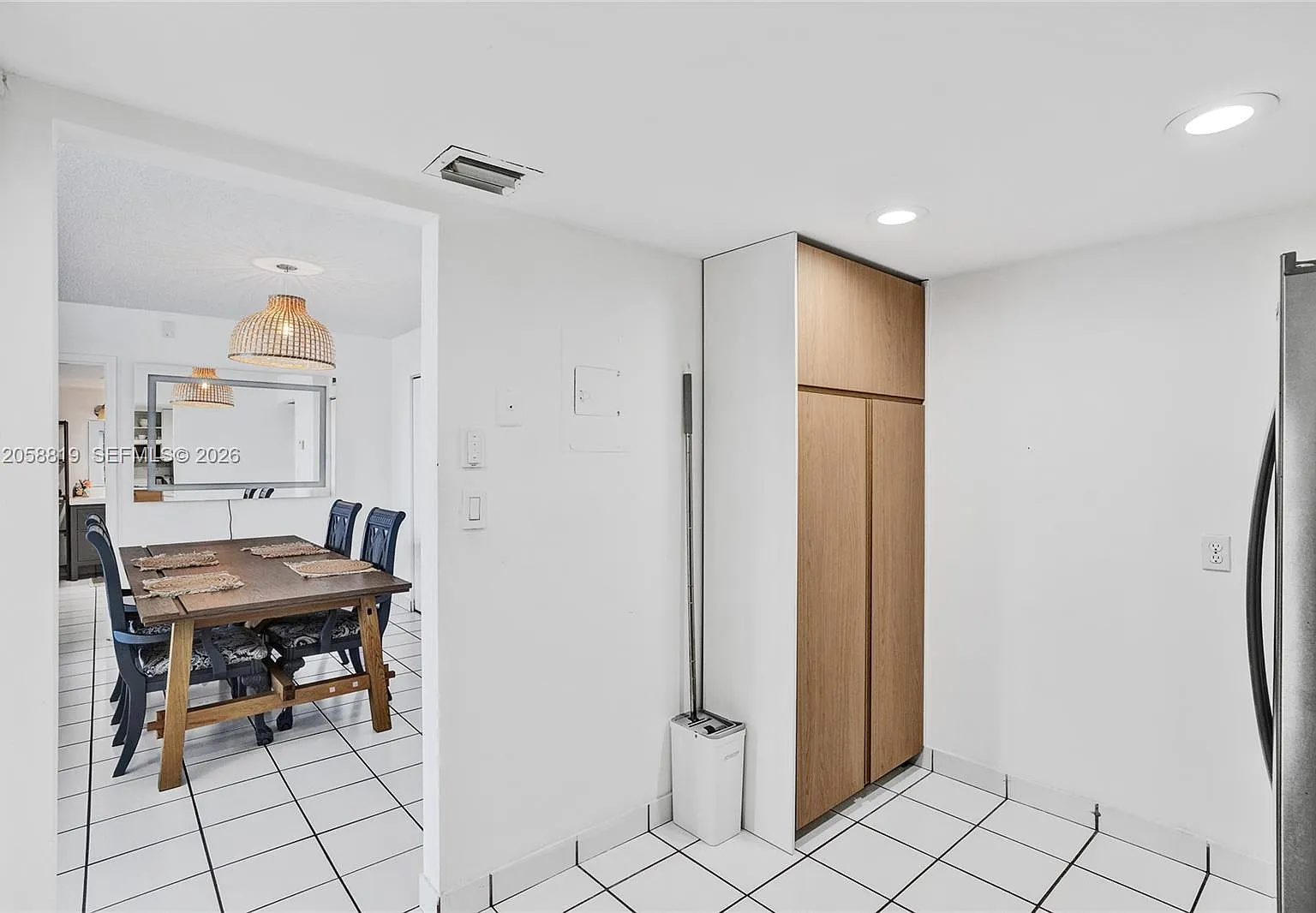 Arlen House East Condo — Photo 4