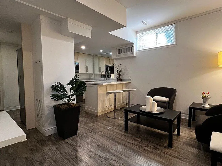 24 Jondan Cres — Photo 2