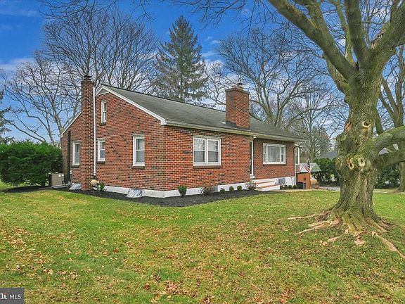 2nd image of 801 Furnace Hills Pike