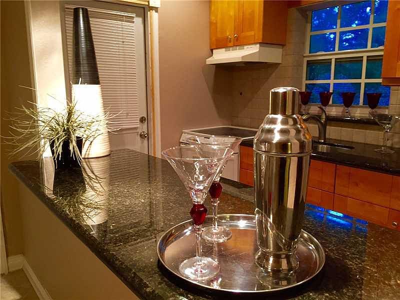 1st image of 2404 NE 33rd Avenue #11