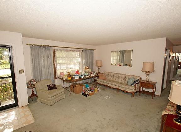 2nd image of 8008 Aster Dr N