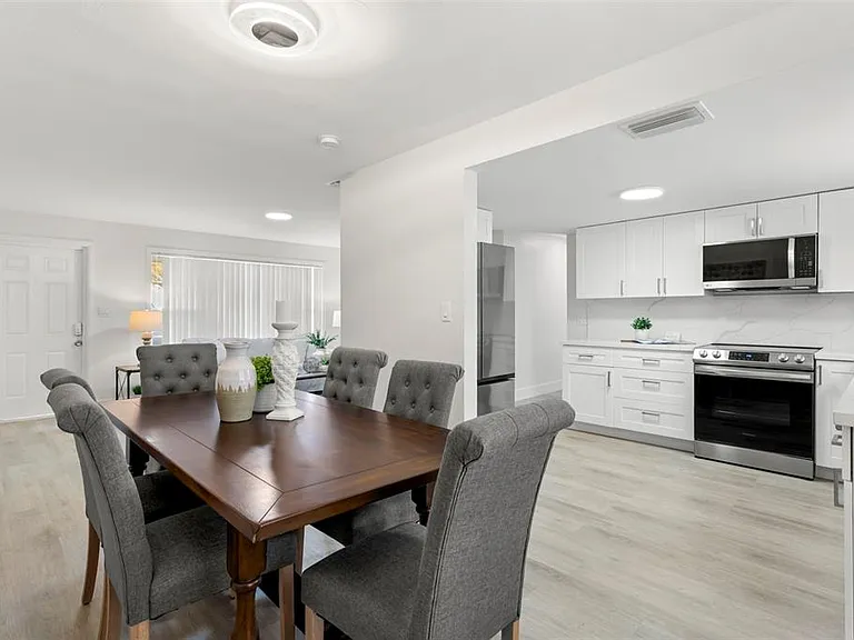 1524 Arizona Ave NE — Photo 11